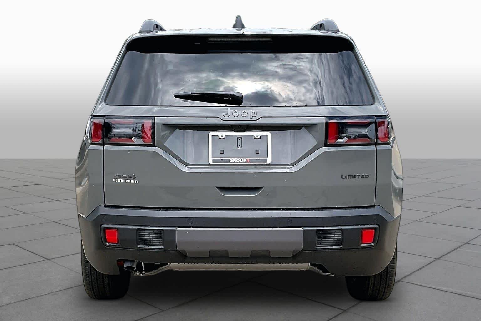 New 2026 Sting-Gray Clear-Coat Exterior Paint Jeep Limited image 4