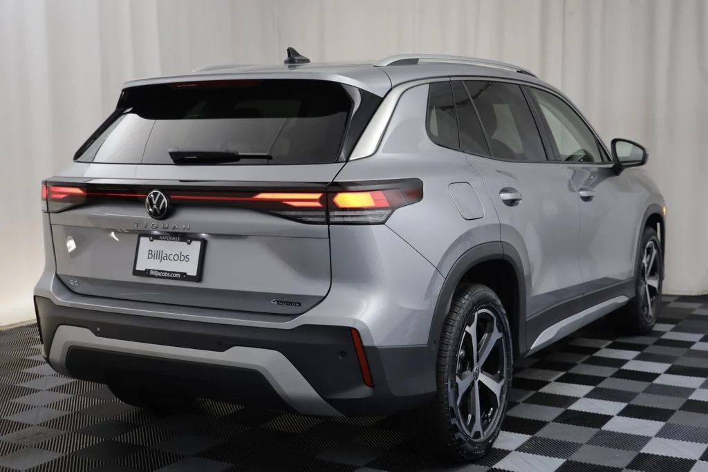 New 2026 Silver Volkswagen 2.0T SE image 17
