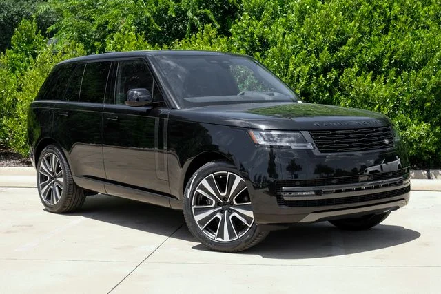 New 2026 Black Land Rover SE image 7