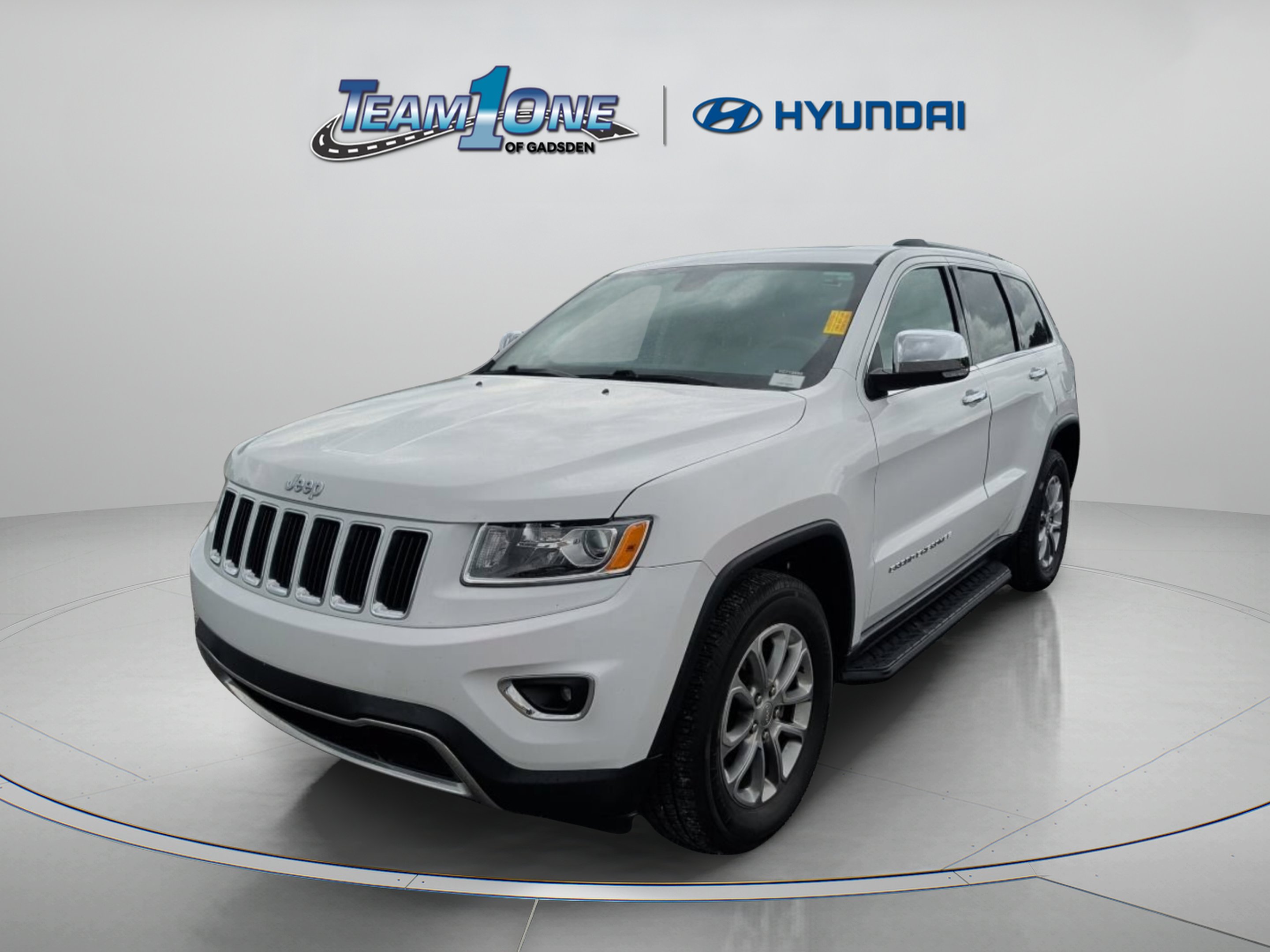 Used 2015 Bright White Clearcoat Jeep Limited image 4