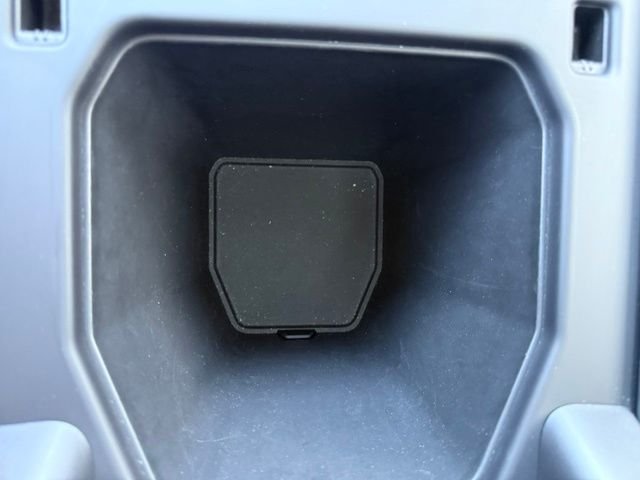 Used 2023 Blue Land Rover SE image 26