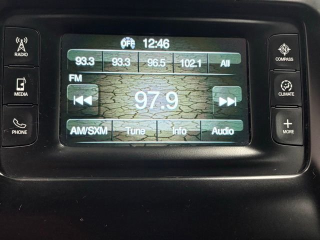 Used 2016 Silver Jeep Latitude image 22