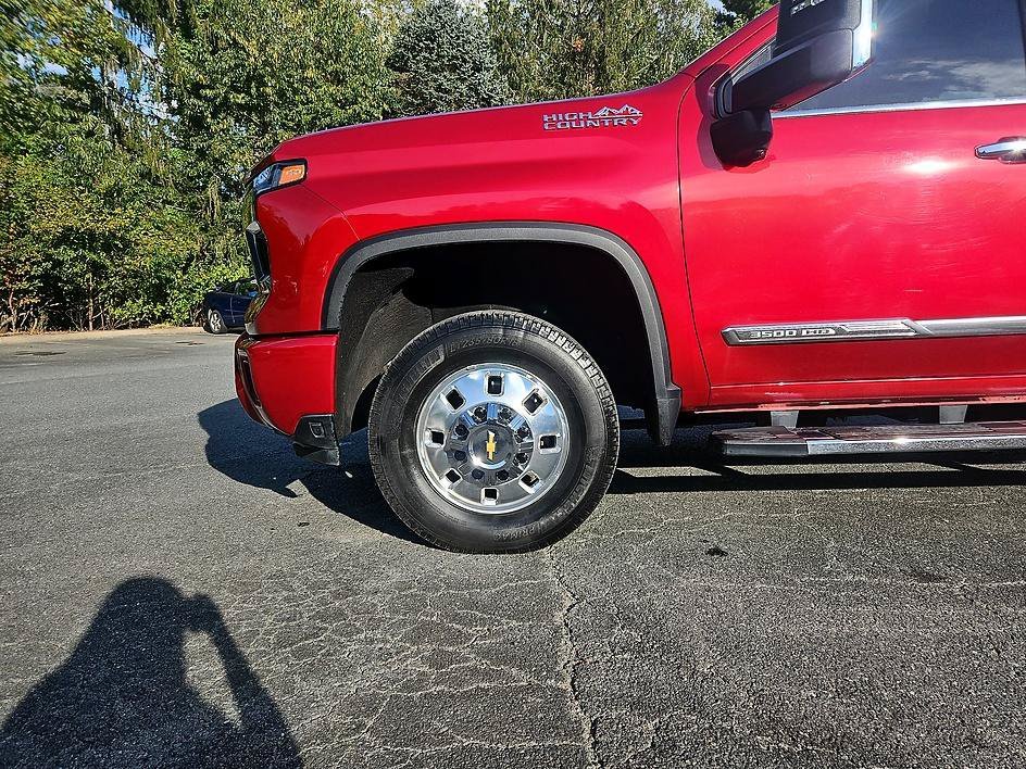 Used 2024 Radiant Red Tintcoat Chevrolet High Country image 8