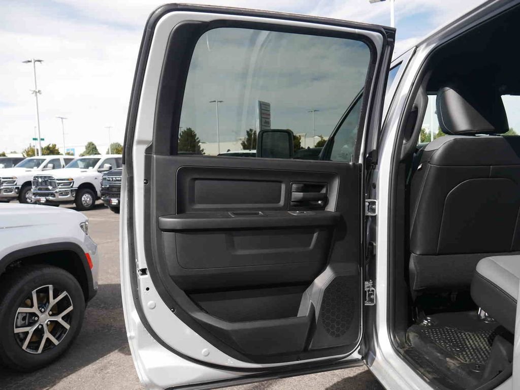 2026 RAM 3500 Tradesman - Photo 14