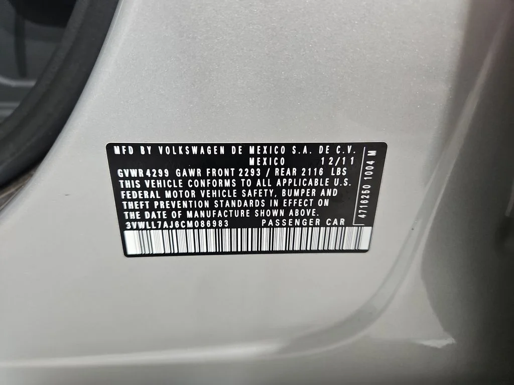 Used 2012 Silver Volkswagen TDI image 28