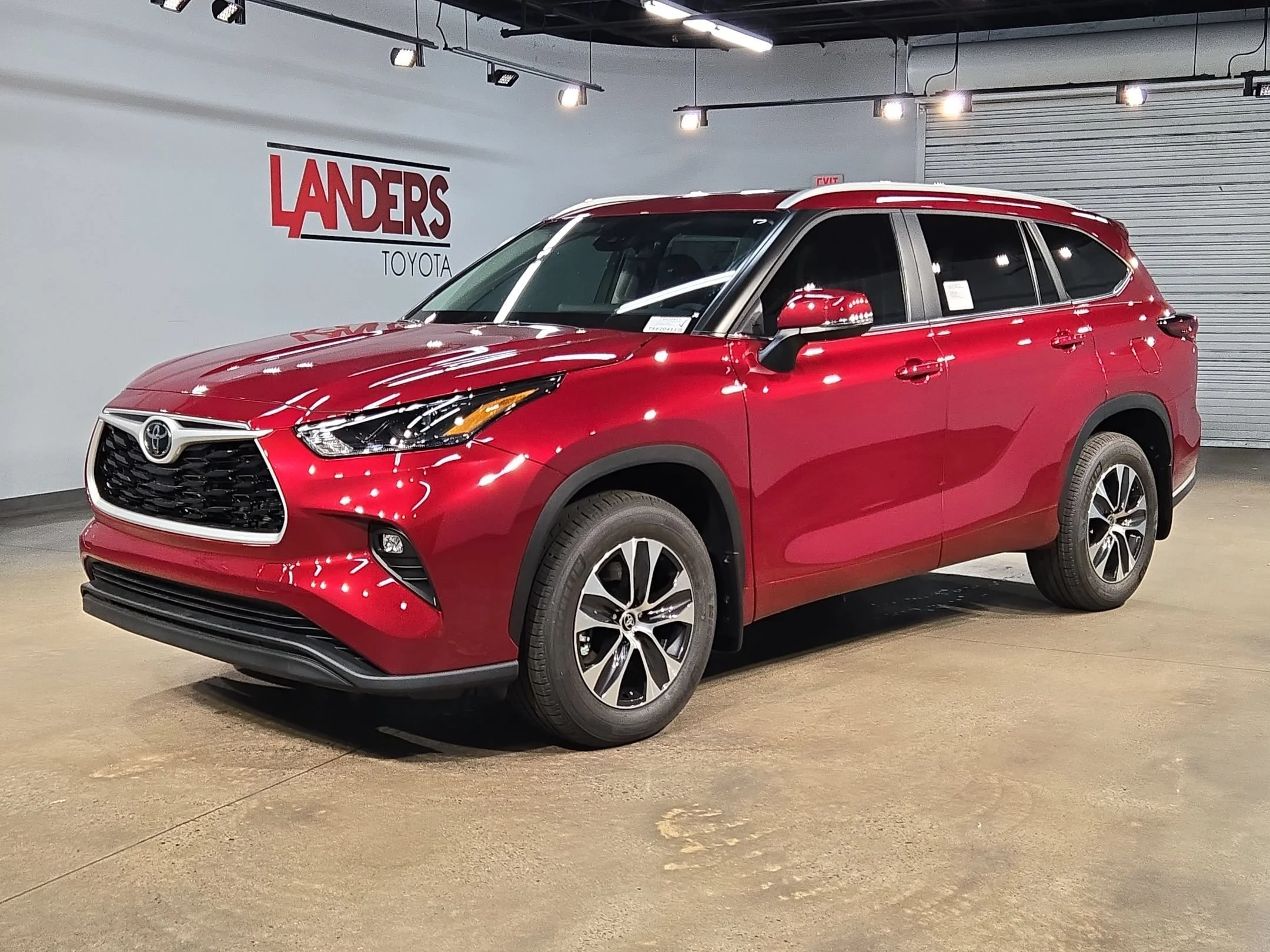 New 2026 Ruby Flare Pearl Toyota XLE image 3