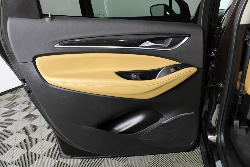 Used 2019 Brown Buick Essence image 13
