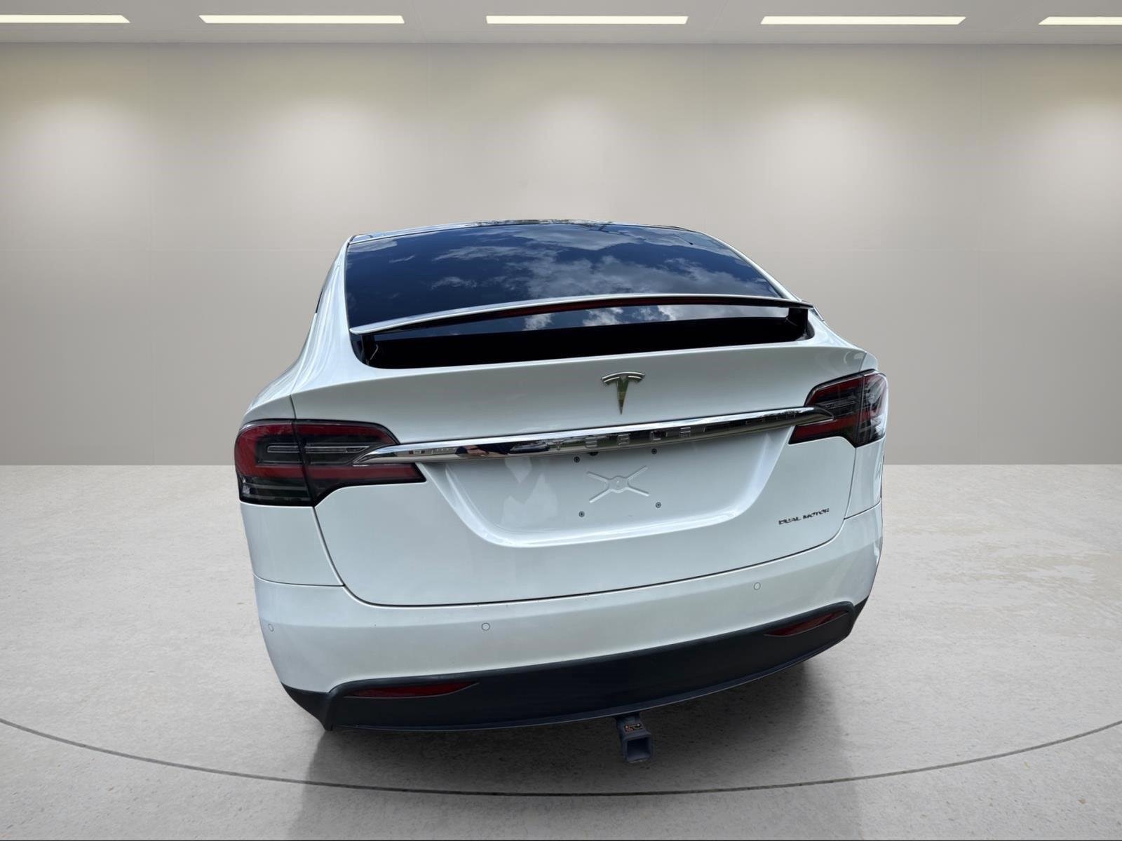 Used 2020  Tesla Long Range image 13