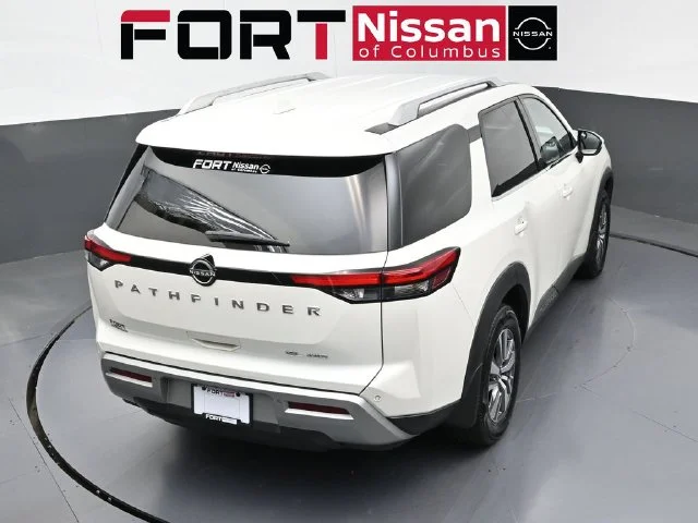 Used 2022 White Nissan SL image 44