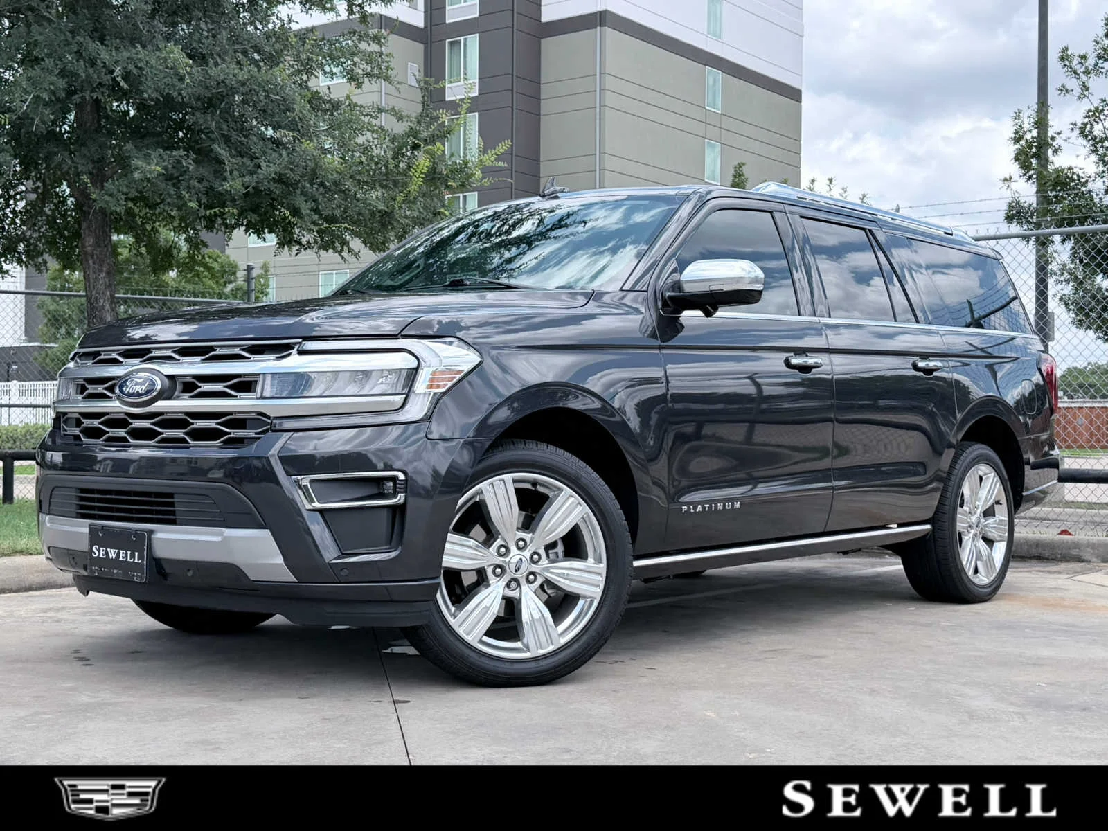 2023 Ford Expedition Platinum MAX's photo