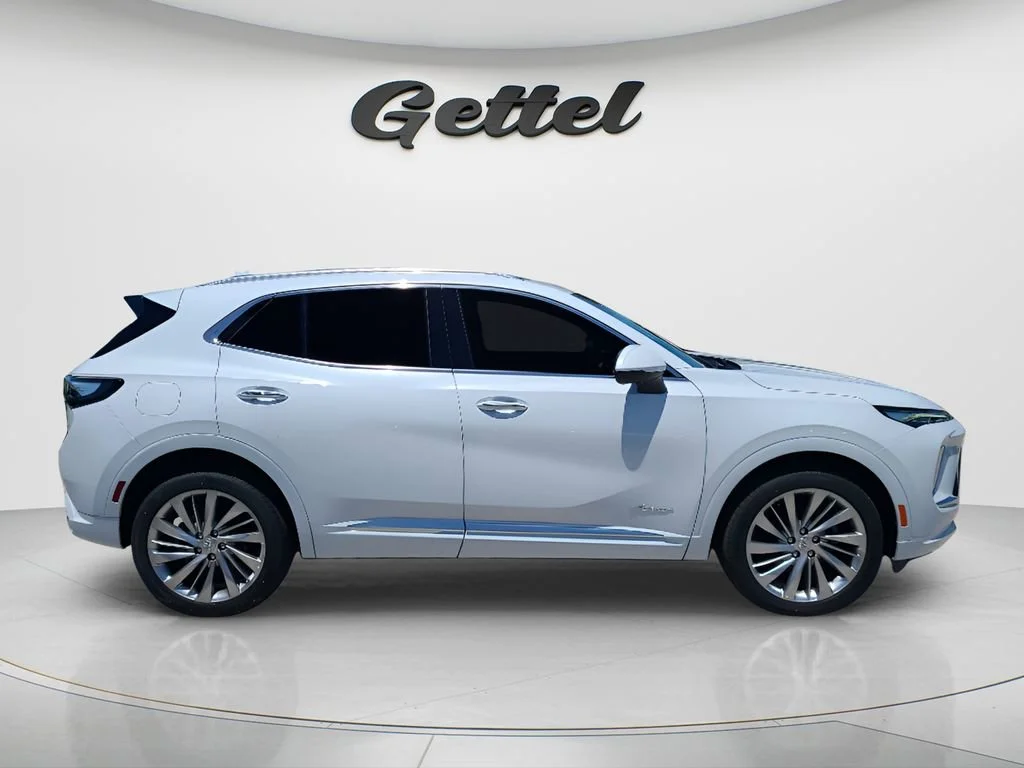 New 2026 Iridescent White Tricoat Buick Avenir image 4