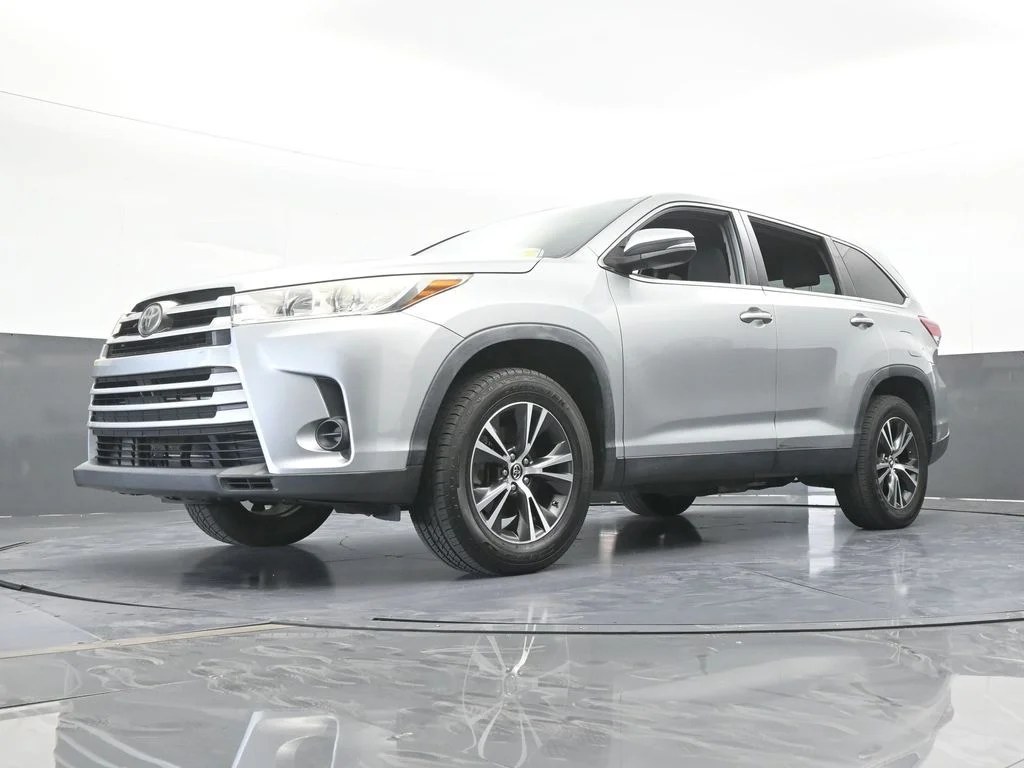 Used 2019 Celestial Silver Metallic Toyota LE image 52