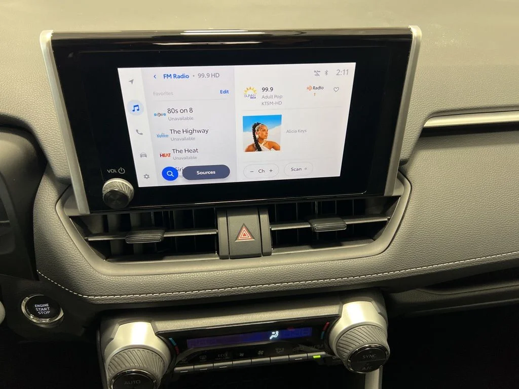 Used 2025 White Toyota XLE image 18