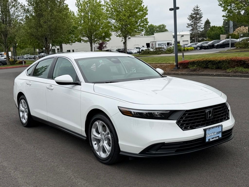 New 2026 Platinum White Pearl Honda LX image 2