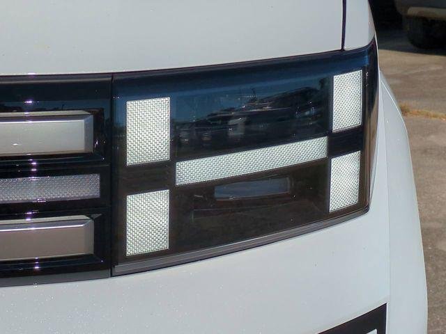 New 2026 White Hyundai SE image 10