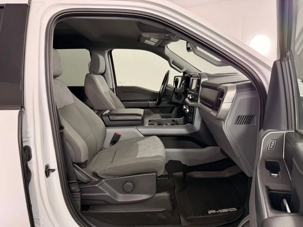 Used 2023 White Ford XLT image 19