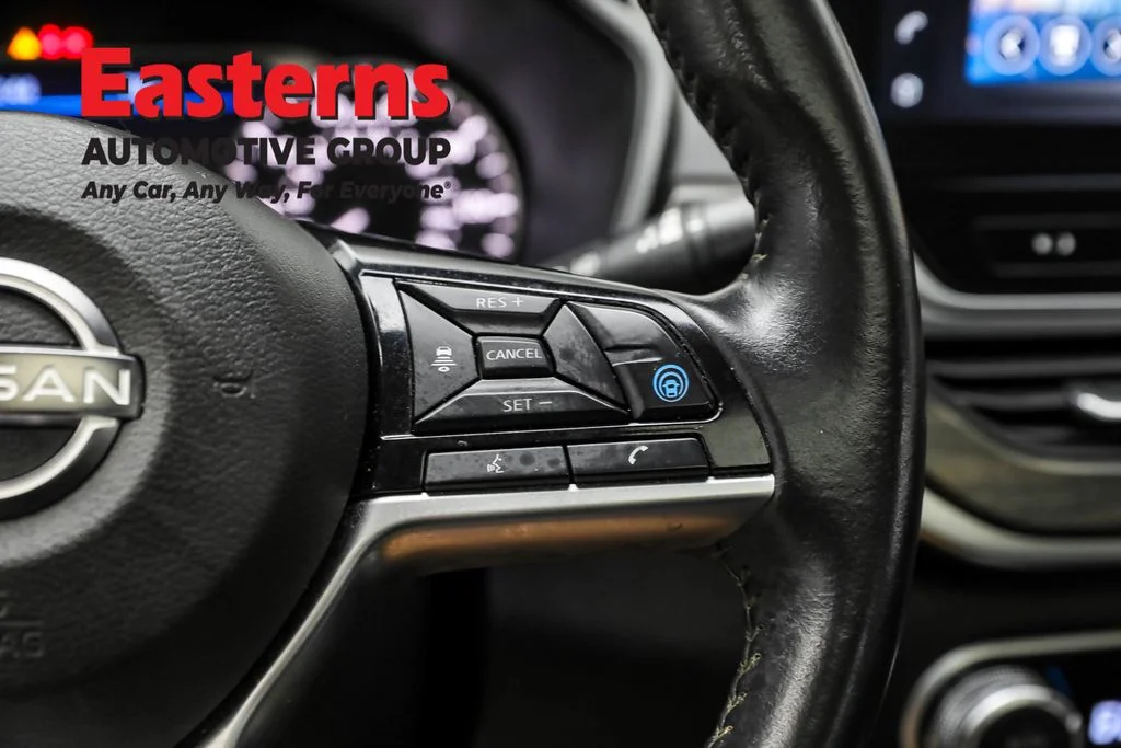 Used 2023 Red Nissan 2.5 SL image 16