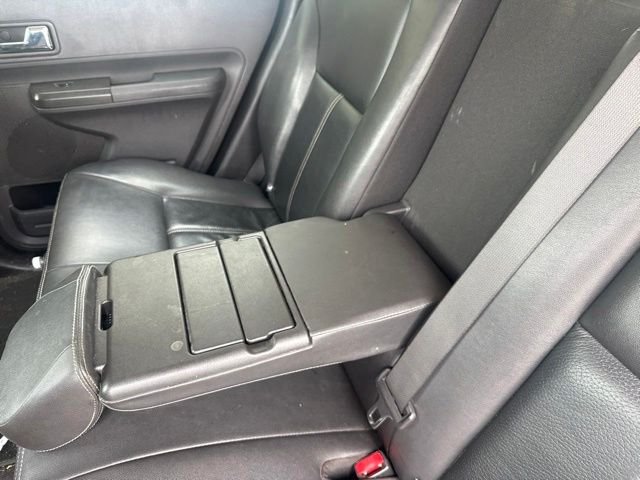 Used 2010  Ford Limited image 18