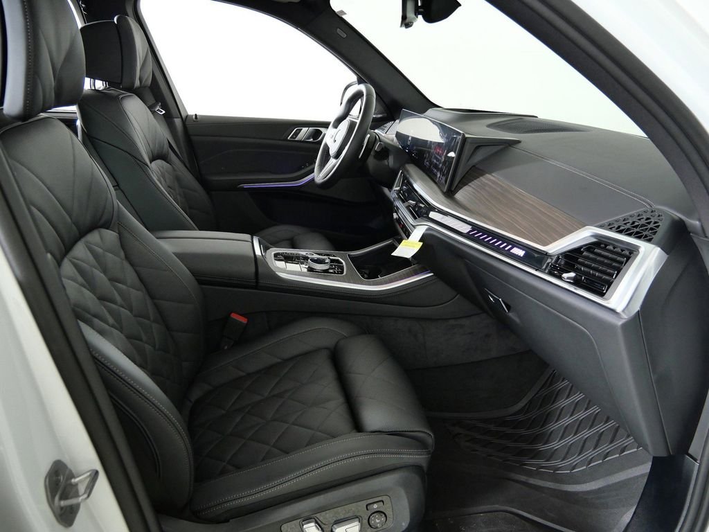 2026 BMW X5 M60i - Photo 20