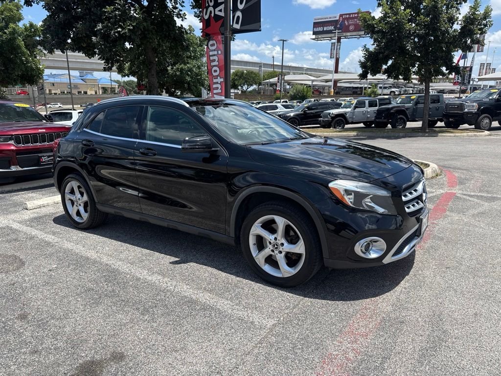 Used 2018 Black Mercedes-Benz GLA 250 image 1