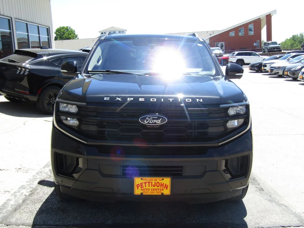 Used 2025 Black Ford Active image 13