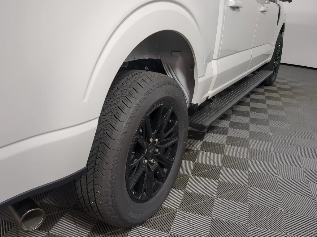 New 2026 Star White Metallic Tri-Coat Ford Platinum® image 8