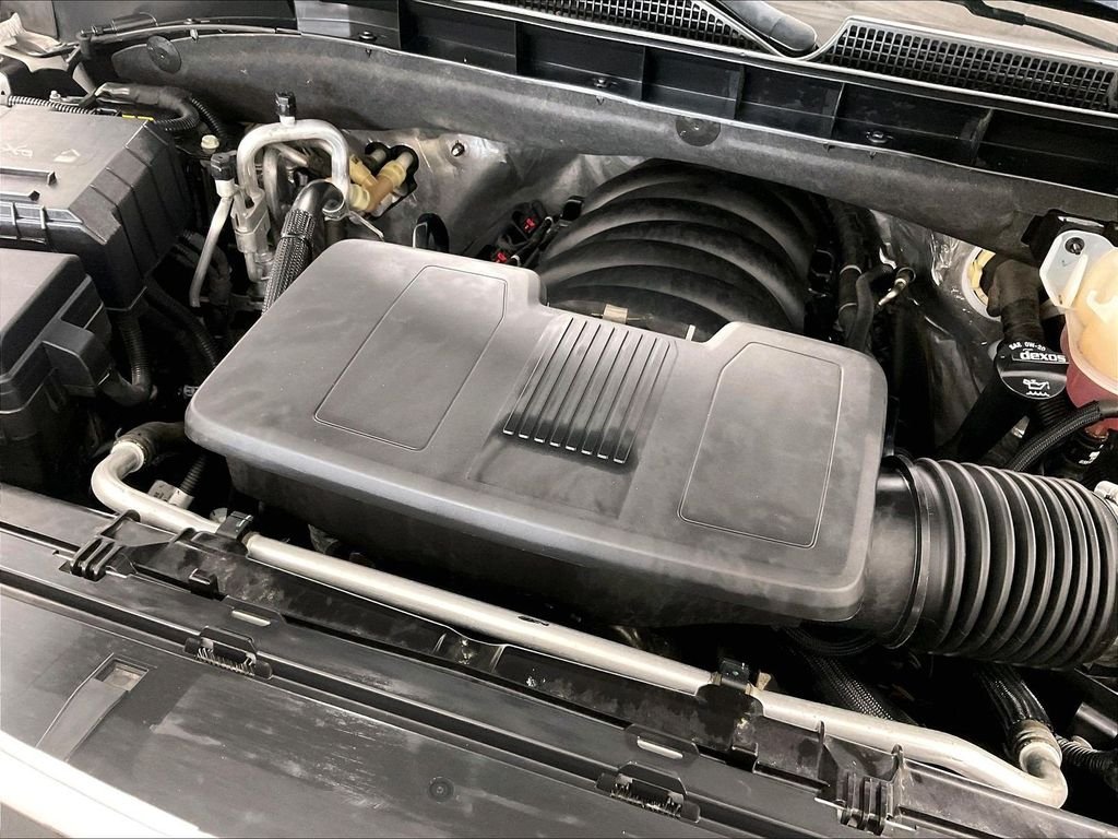 Used 2023 White GMC SLT image 36