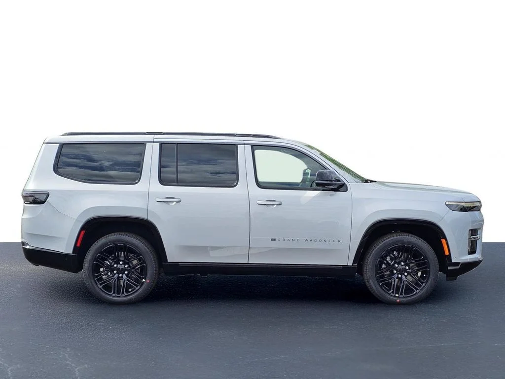 New 2026 Silver Zynith Jeep Limited Reserve image 7