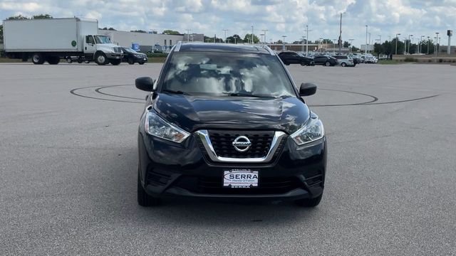 Used 2018 Super Black Nissan S image 3