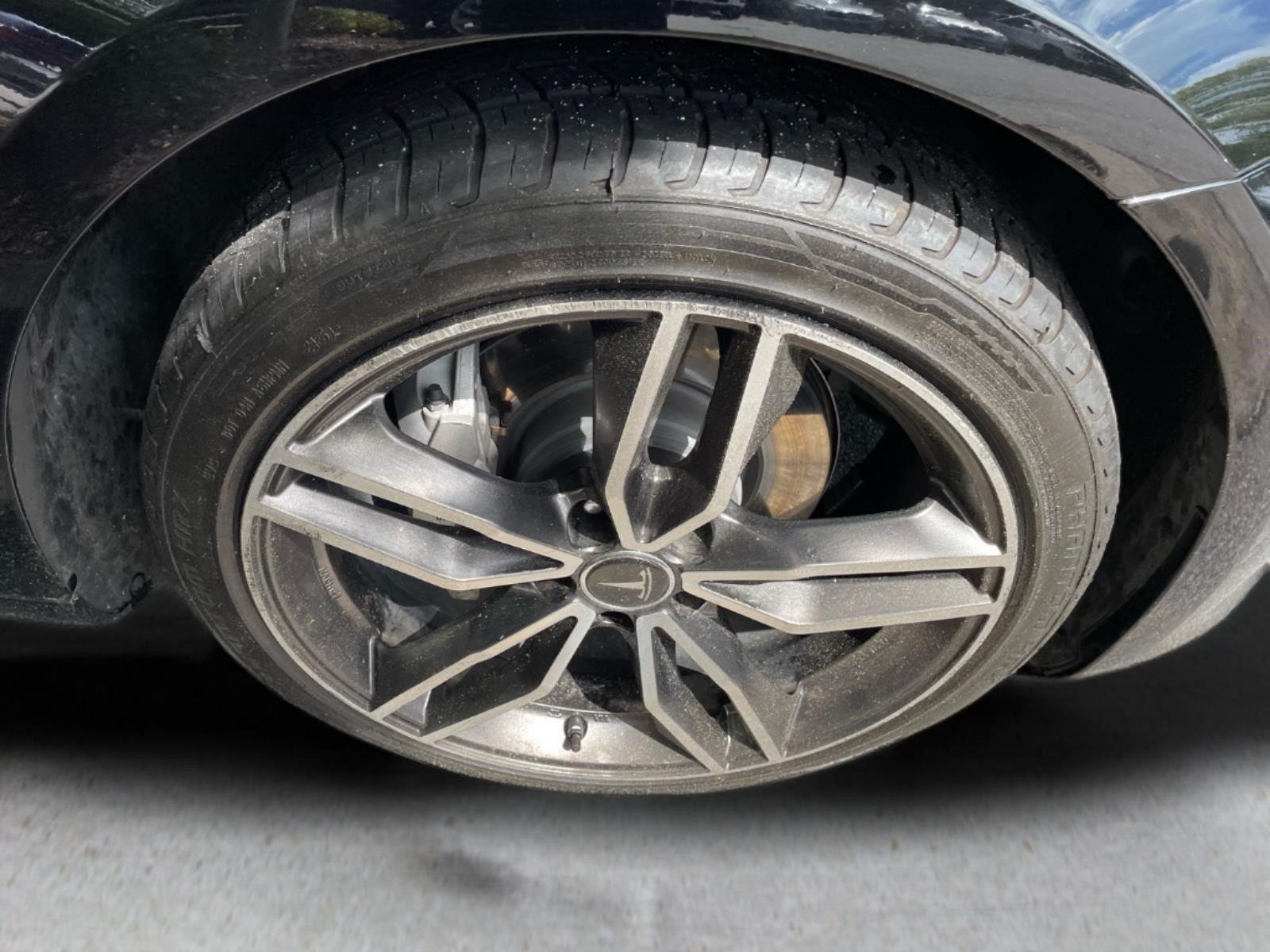 Used 2023  Tesla  image 9