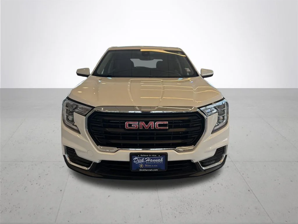 Used 2024 White GMC SLE image 3