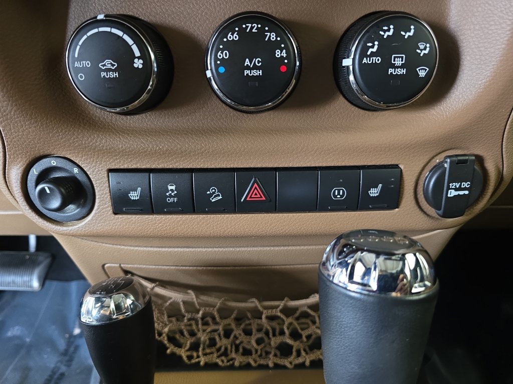 Used 2016 Silver Jeep Unlimited Sahara image 26