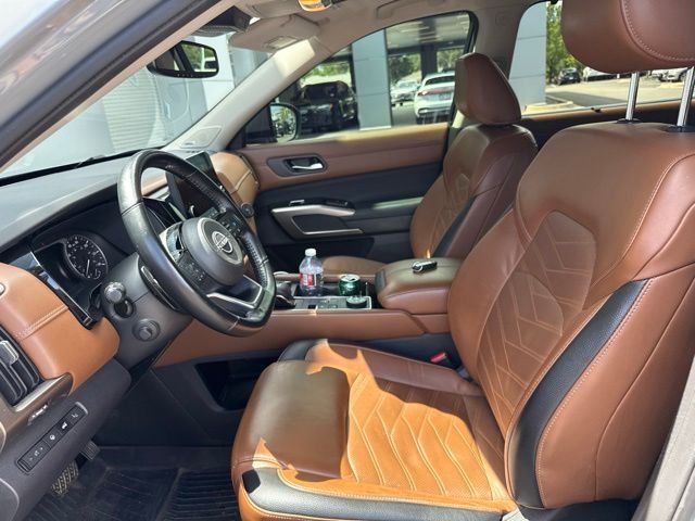 Used 2022 Gray Nissan Platinum image 6