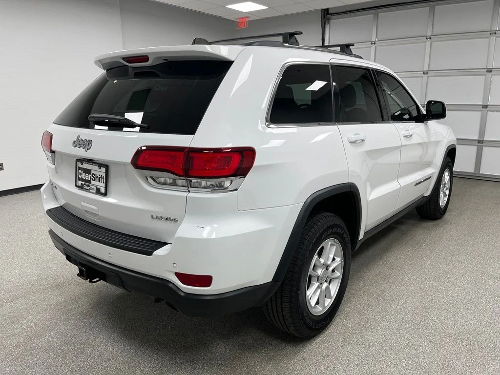 Used 2020 White Jeep Laredo E image 10