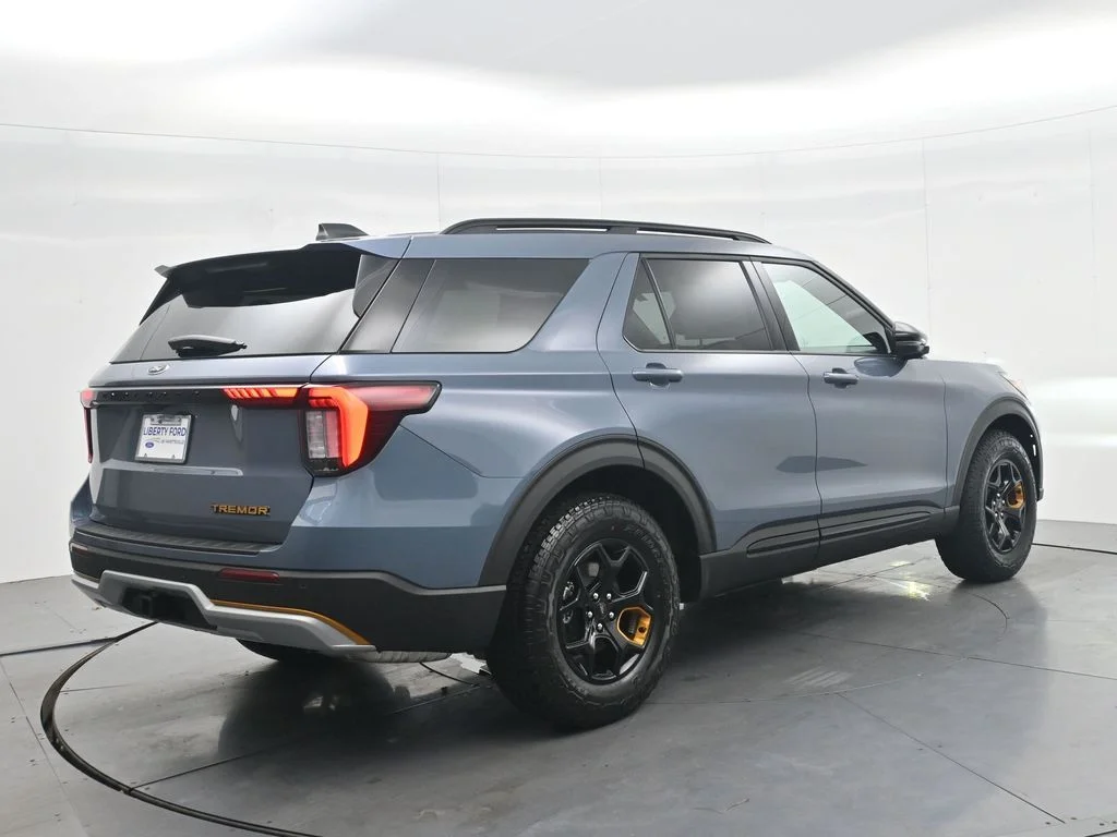 New 2026 Vapor Blue Metallic Ford Tremor® image 7