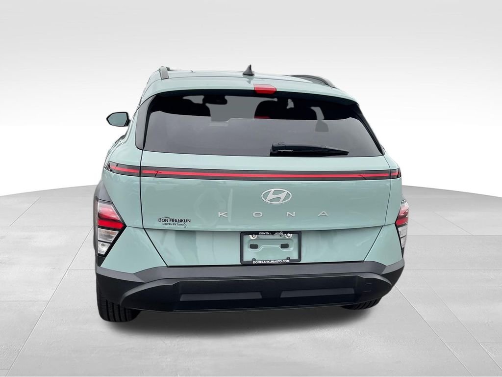 Used 2025 Green Hyundai SEL image 5