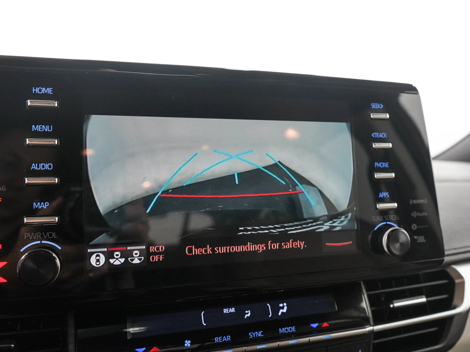 Used 2021  Toyota LE image 32