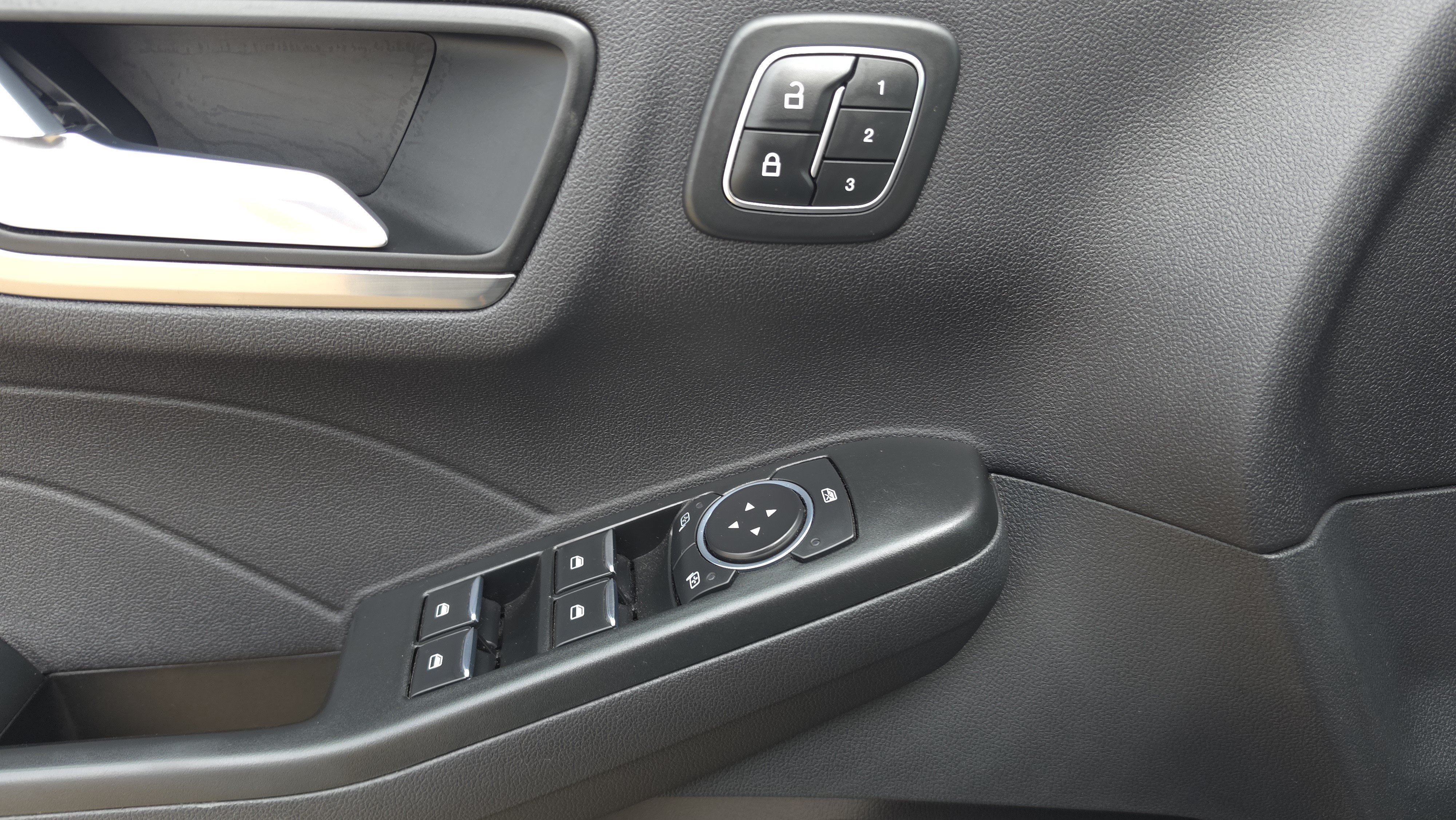 Used 2022 Blue Ford Titanium Plug-In Hybrid image 14