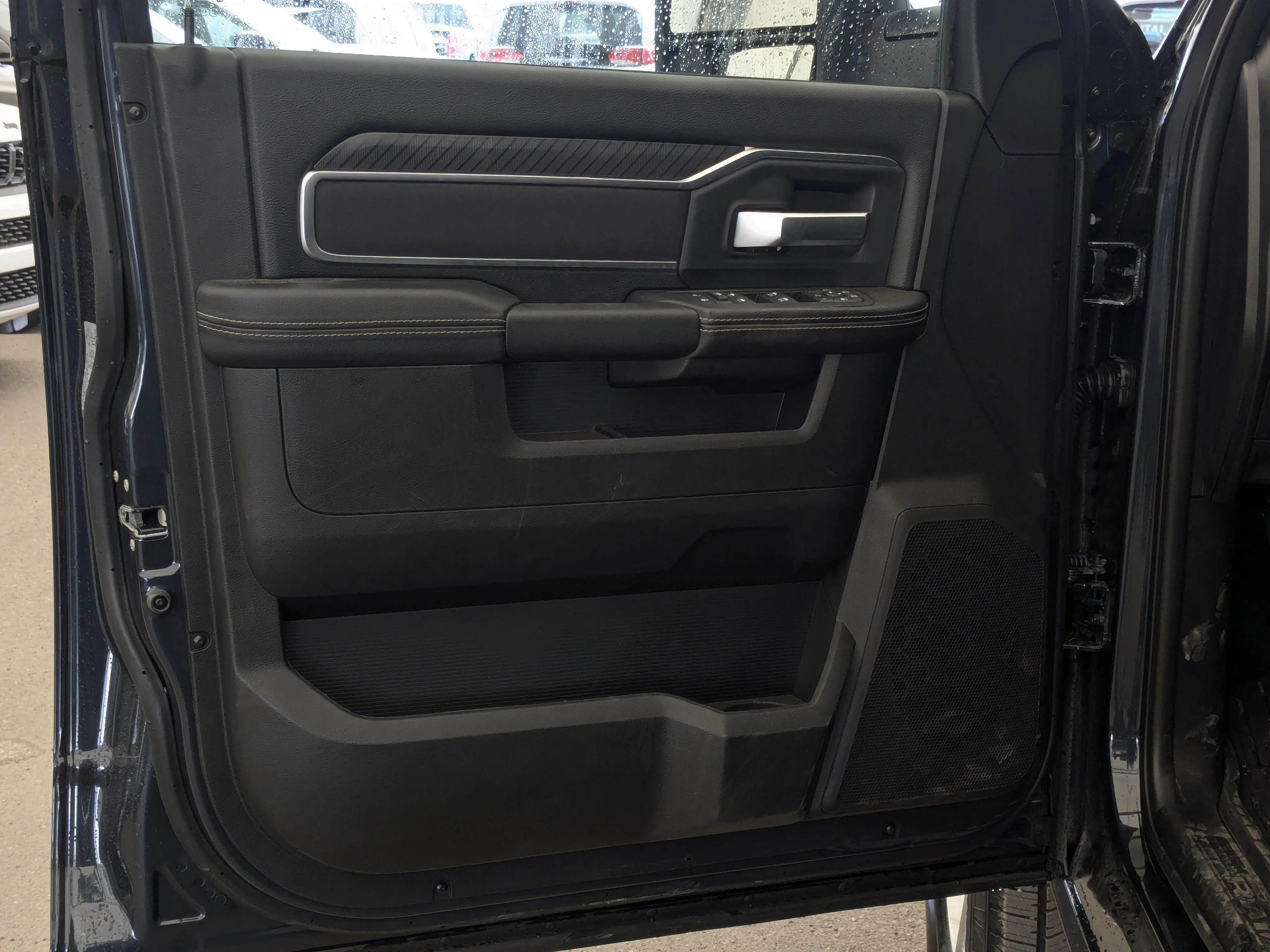 New 2026 Blue RAM Big Horn - - 6.7L HO Diesel - 5th Wheel/Gooseneck Prep - Sport App Pkg - Nav - Cargo Cam & More! image 12