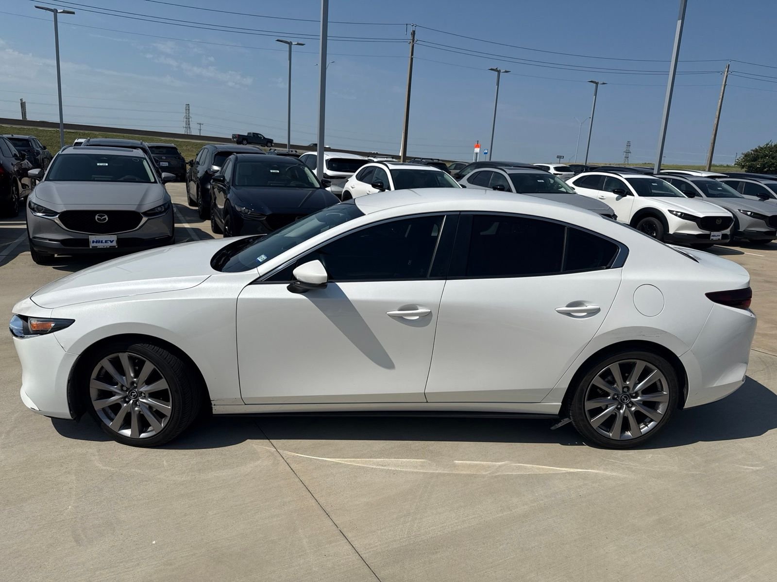 Used 2020 Snowflake White Pearl Mica Mazda Select image 8