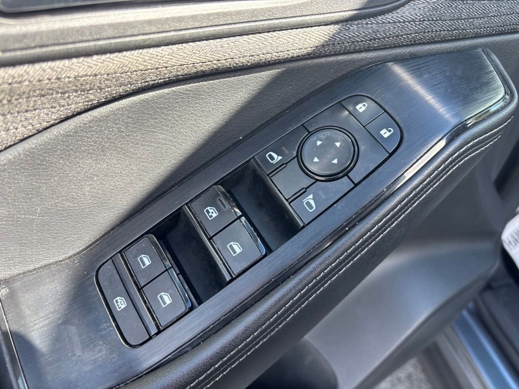 Used 2021 Gray Nissan SV image 17