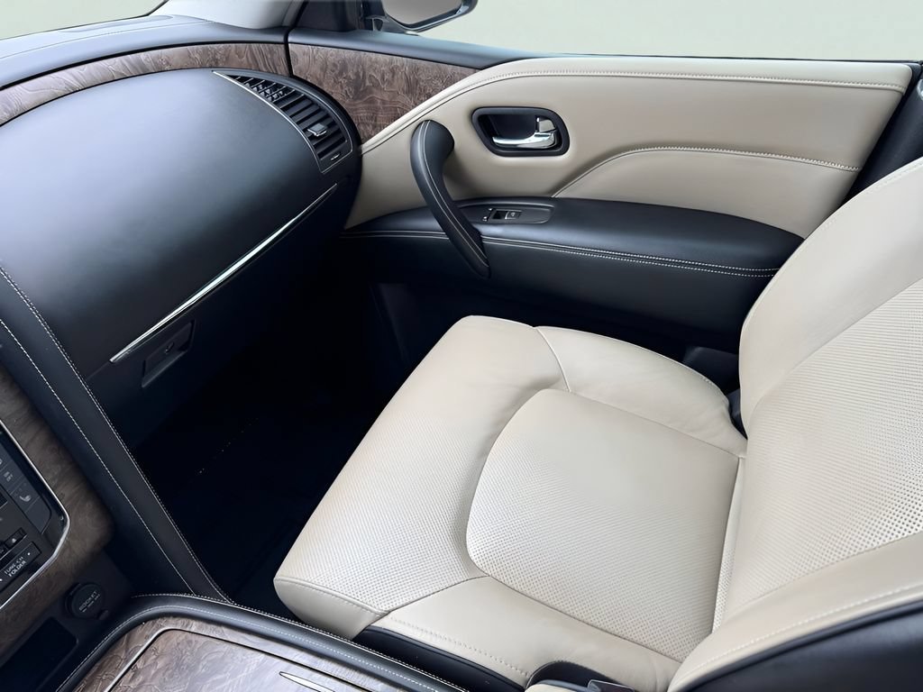 Used 2021 Moonstone White INFINITI Premium Select image 39