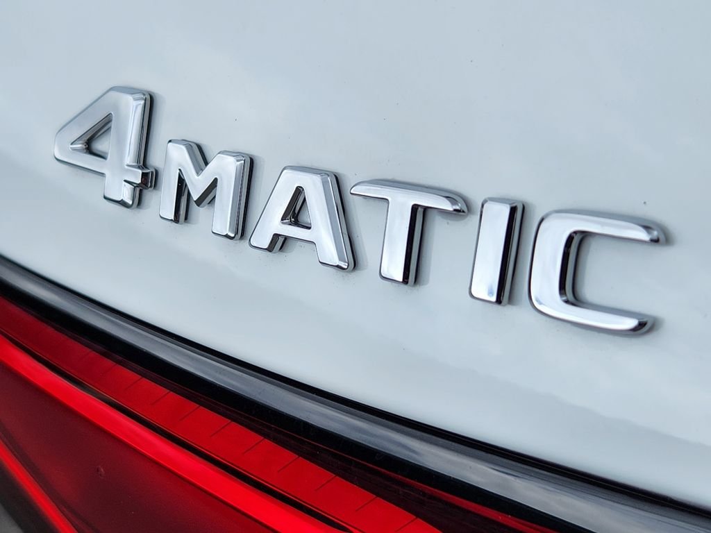 New 2026 Polar White Mercedes-Benz GLC300 4MATIC® image 9