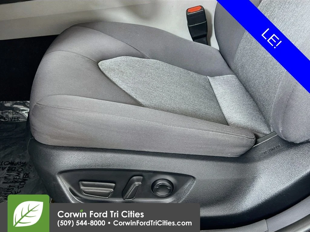 Used 2024 Wind Chill Pearl Toyota LE image 22