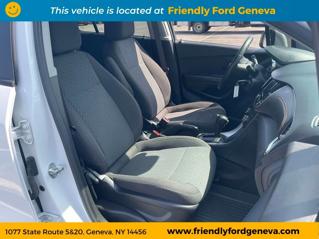 Used 2022 White Chevrolet LS image 14