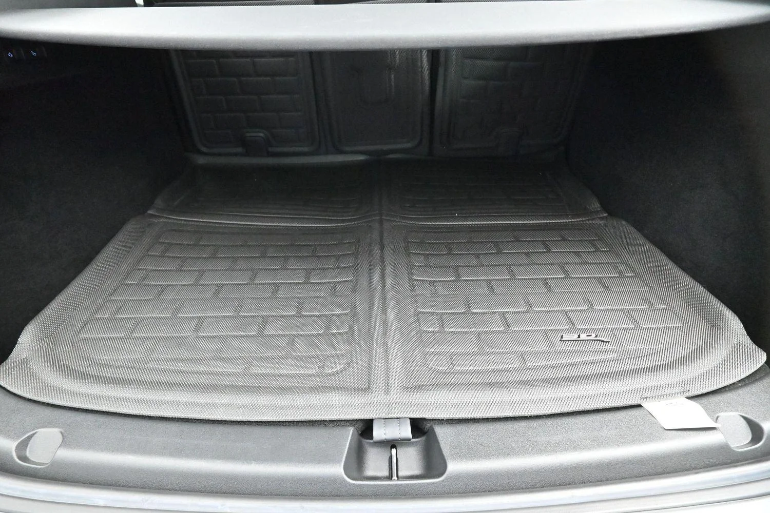 Used 2023  Tesla Performance image 9