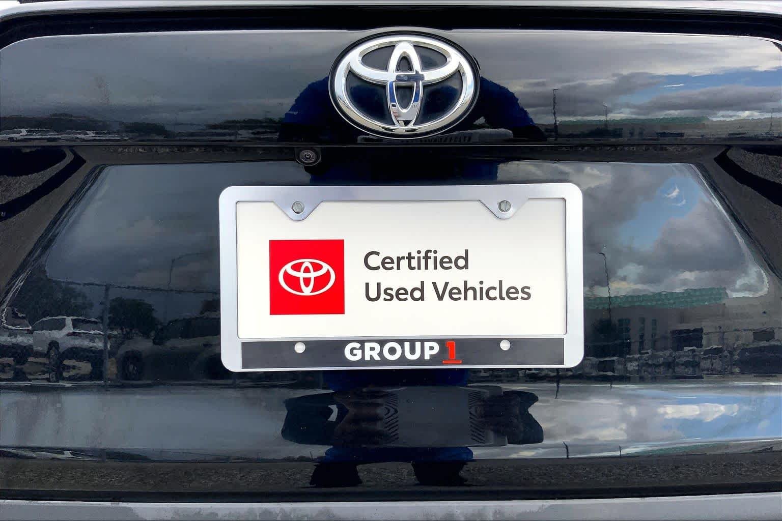 Used 2023 Midnight Black Metallic Toyota XLE Premium image 30