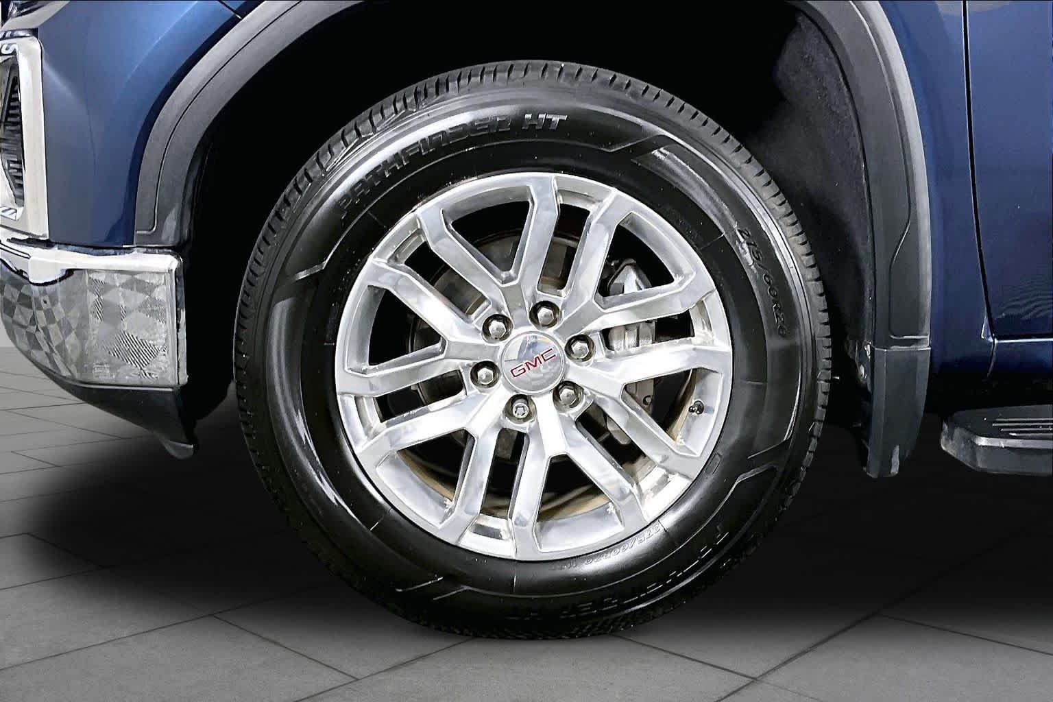 Used 2021 Pacific Blue Metallic GMC SLT image 10