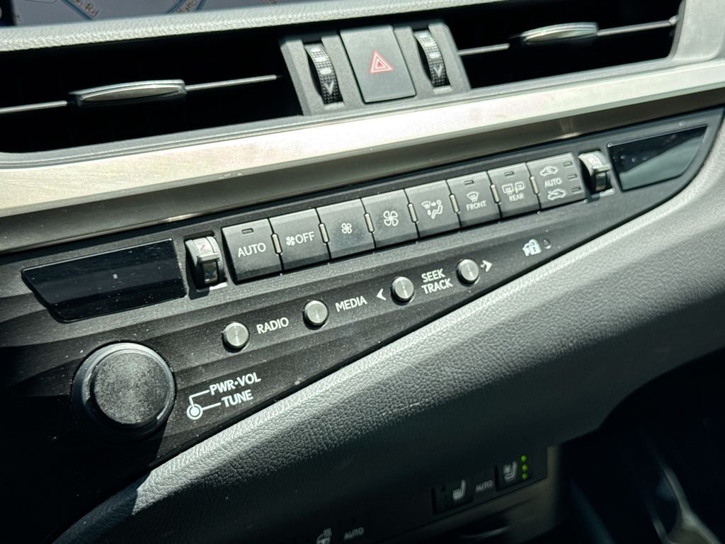 Used 2019 Silver Lexus 350 image 28