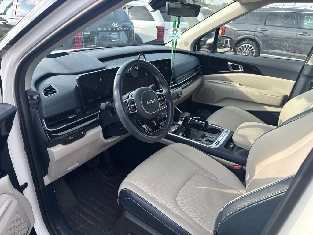 Used 2025 White Kia SX Prestige image 7
